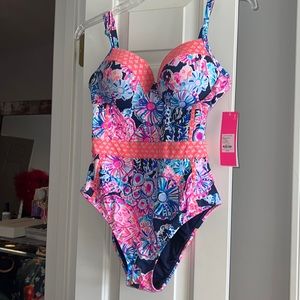 Lilly Pulitzer In Turtle 🐢 Amazement Swimsuit Size 10 NWT